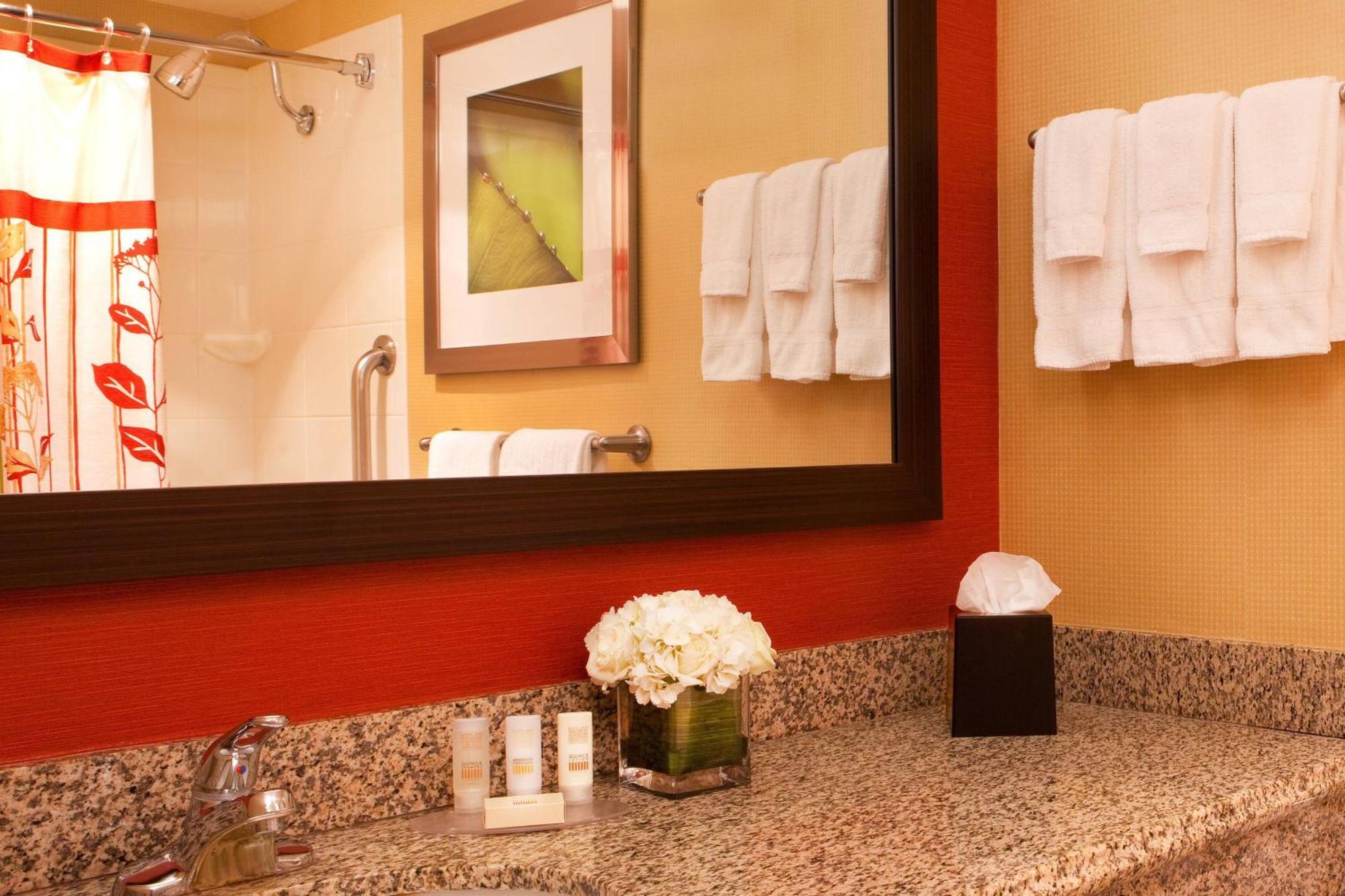 Courtyard By Marriott Alexandria Pentagon South Hotel Værelse billede